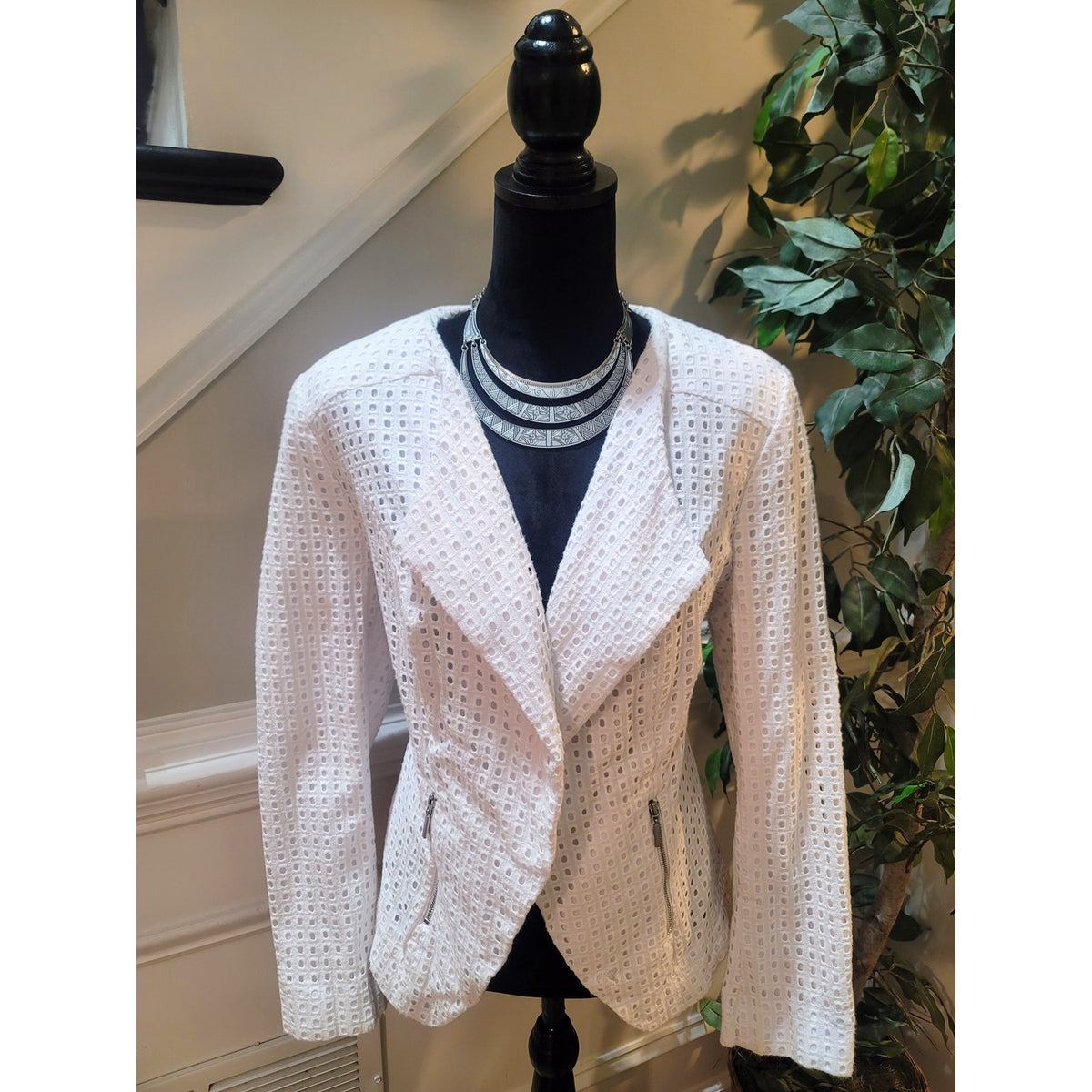 Lane Bryant Blazer Jacket Womens Size 20 White Eyelet Zipper Pockets Long Sleeve