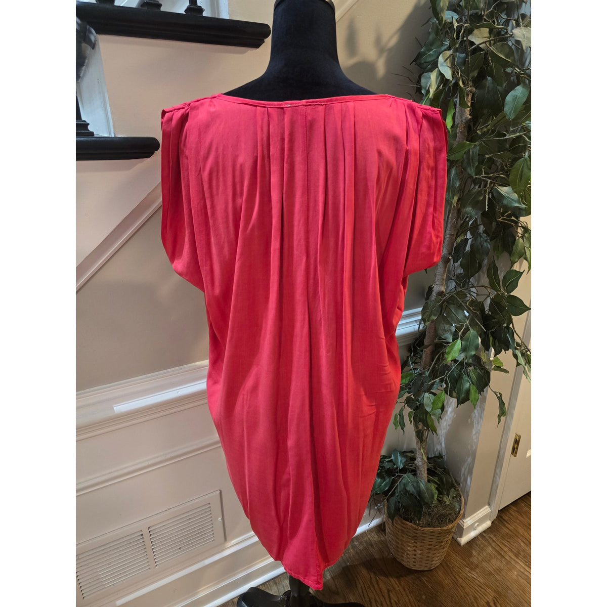 The Odell's Shift Dress Women's Small Coral Red Pleated Back V-Neck Pockets