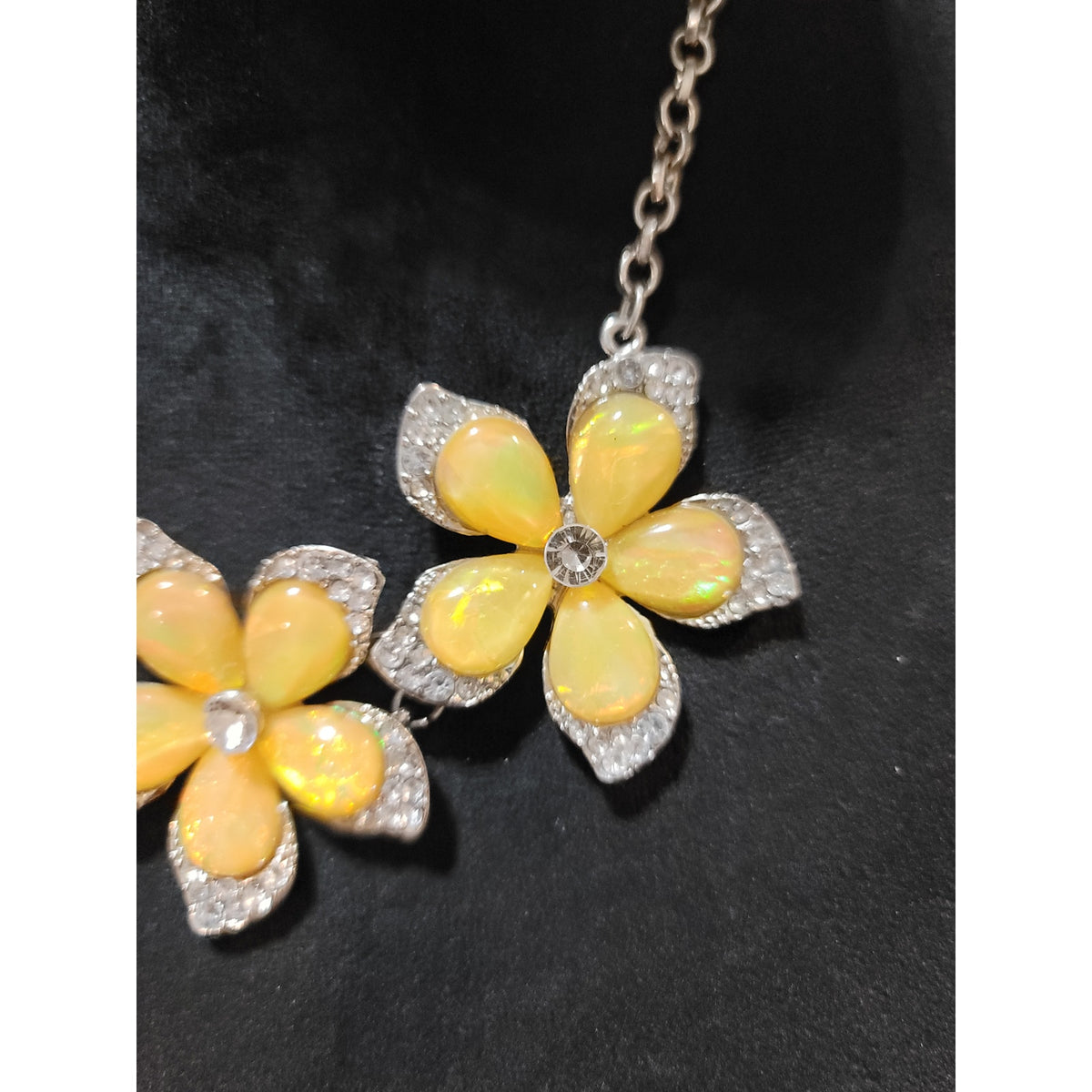 NY Women's Yellow Flower Opal Statement Necklace With Rhinestones Lobster Clasp