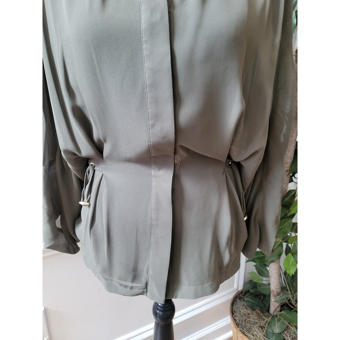 Chico's Blouse Women's Size 2 Large Olive Green Button Front Cold Shoulder