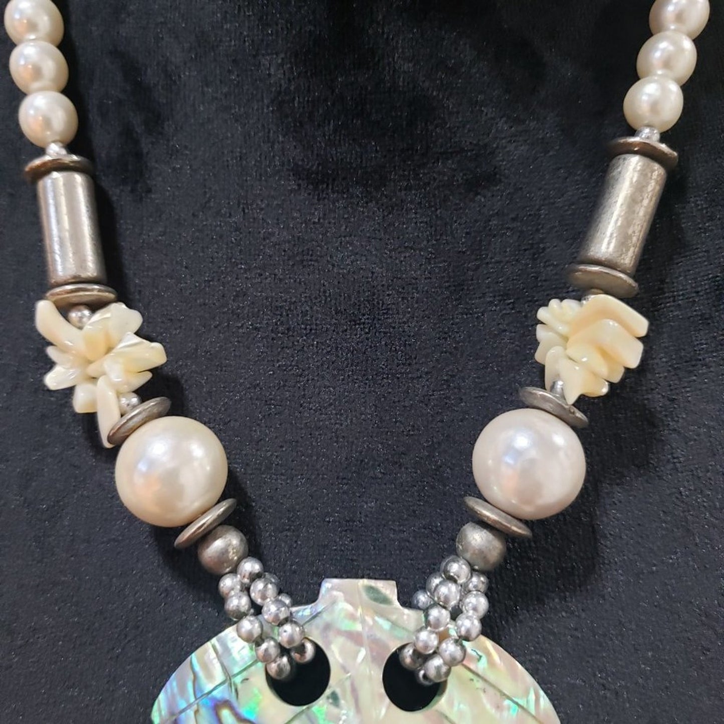 Womens Fashion Faux Pearl Beaded Abalone Shell Crafted Leaf Pendant Necklace