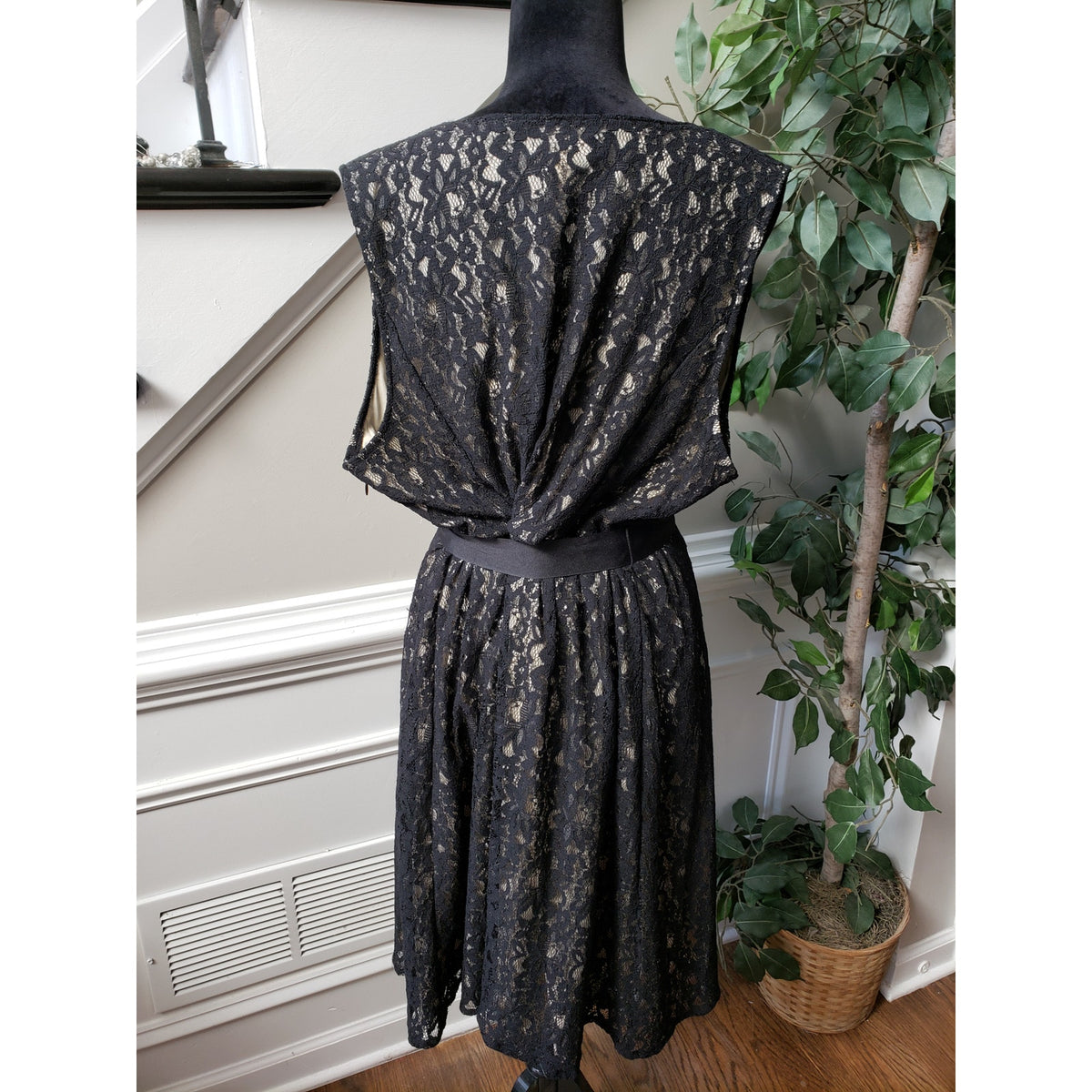 Lane Bryant Shift Dress Women's Size 22 Black Lace Lined Tie Waist Wrap V Neck