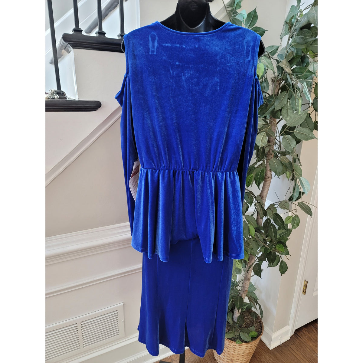 Esy Studio EY Skirt Suit Womens Large Royal Blue Cold Shoulder Flattering Peplum