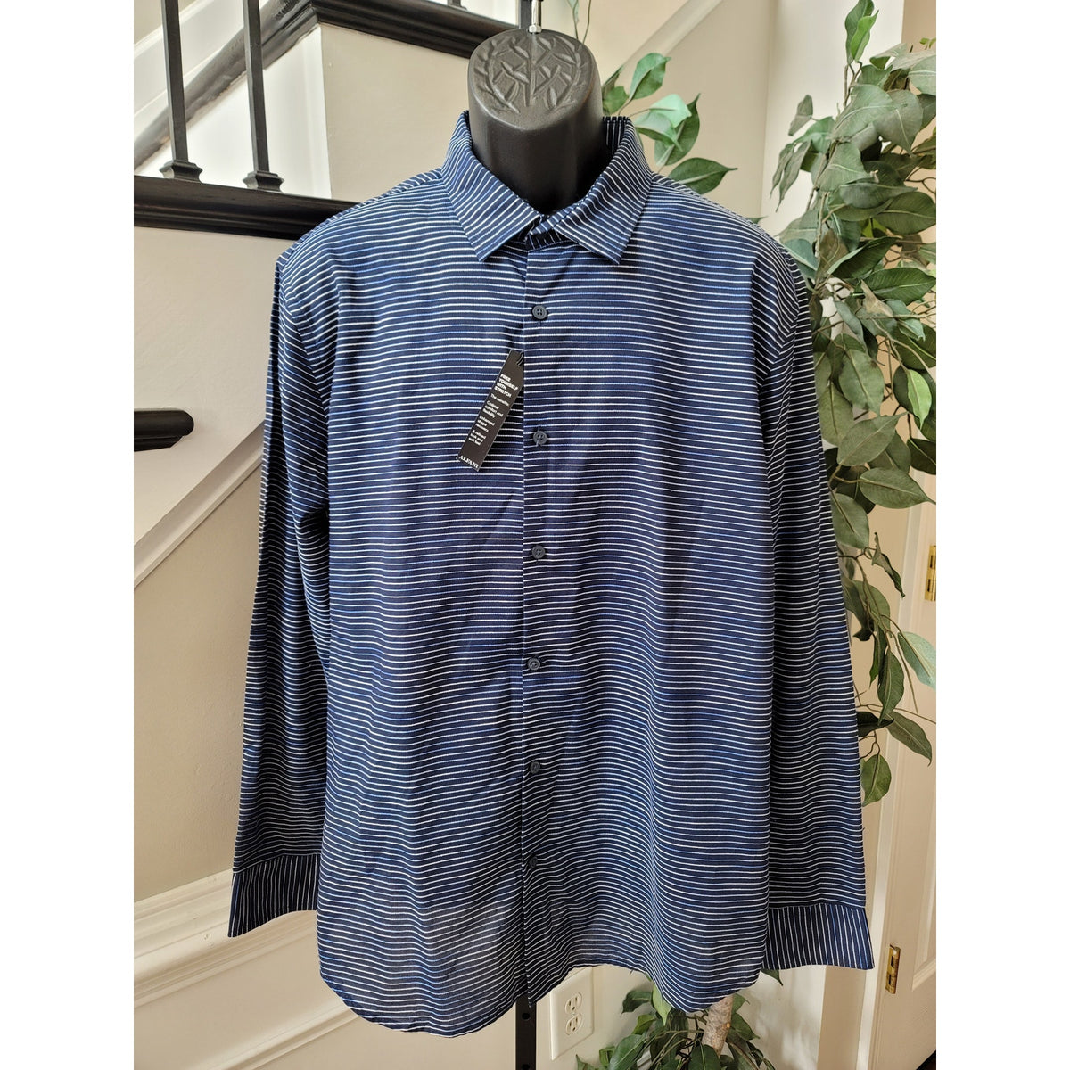 Alfani Button-Up Shirt Men's Size X-Large Blue Stripes 100% Cotton Long Sleeves