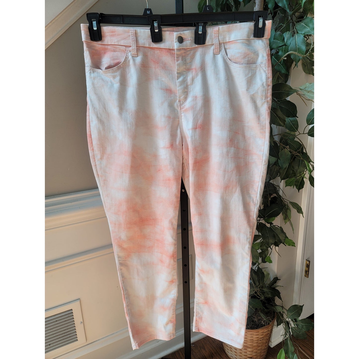 Chico's Ankle Pants Women's 2.5 (14) Pink White Tie Dye Cotton Stretch Slim Fit