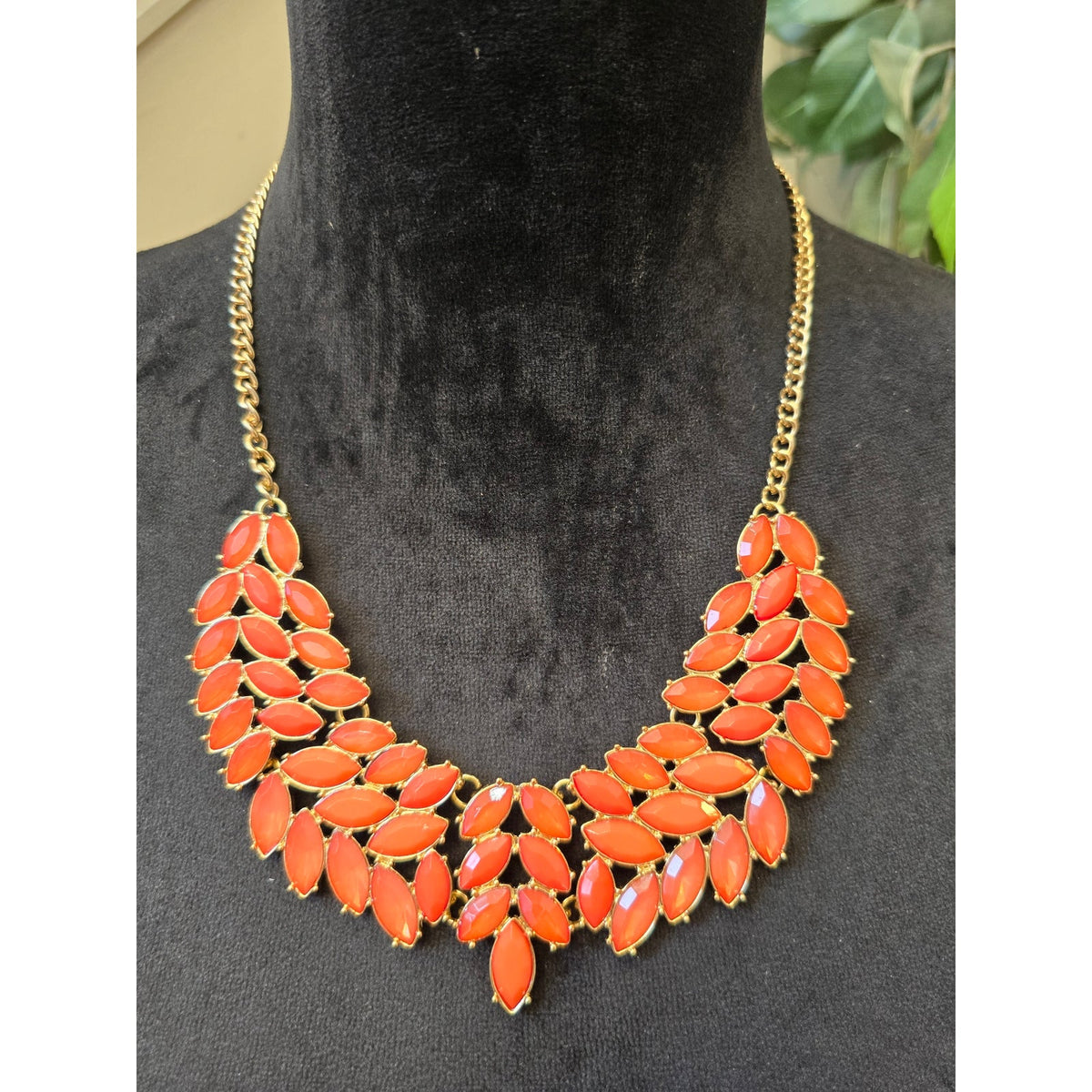 Gold Tone Coral Marquise-cut Acrylic Cluster Statement Necklace Evening Jewelry