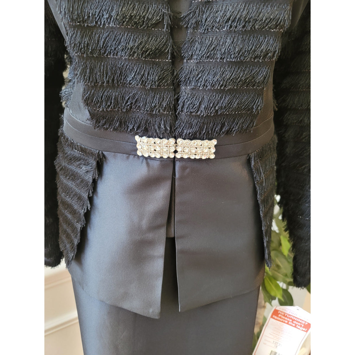 Luxe Skirt Suit Women's Size 18 Black Fringe Ribbon Back Zipper Fully Lined