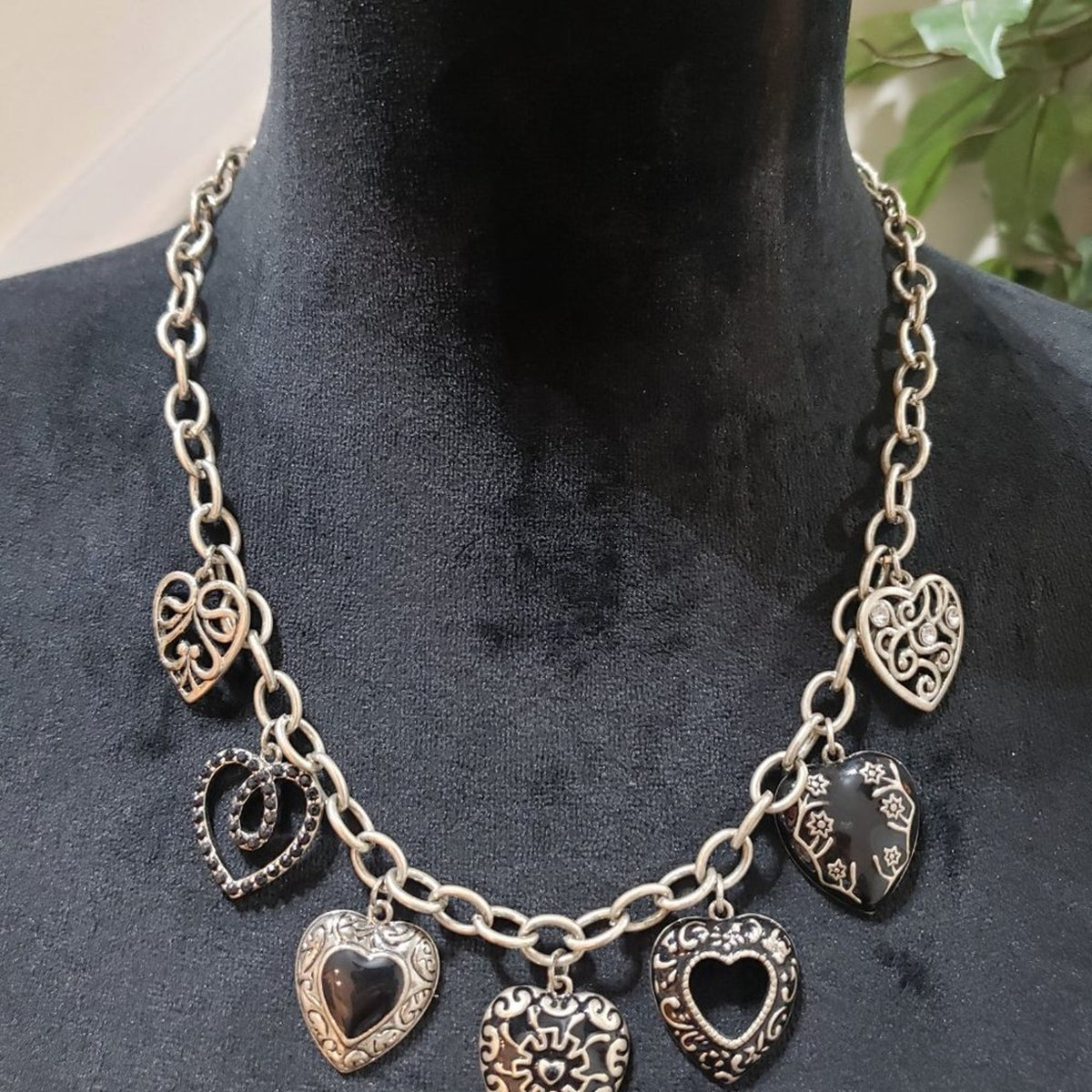 Bijoux Terner Womens Fashion Heart Silver Tone Beaded Pendant Necklace w/ Lobste