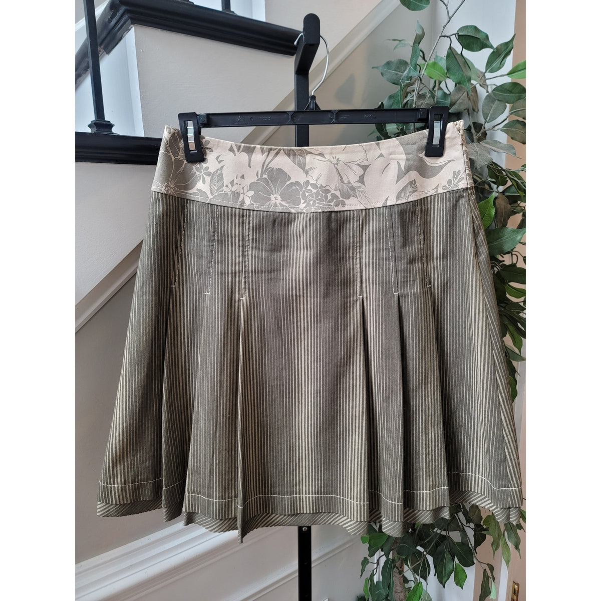 Phoebe A-Line Skirt Women's Size 10 Olive Green Pinstripe Pleated Fully Lined