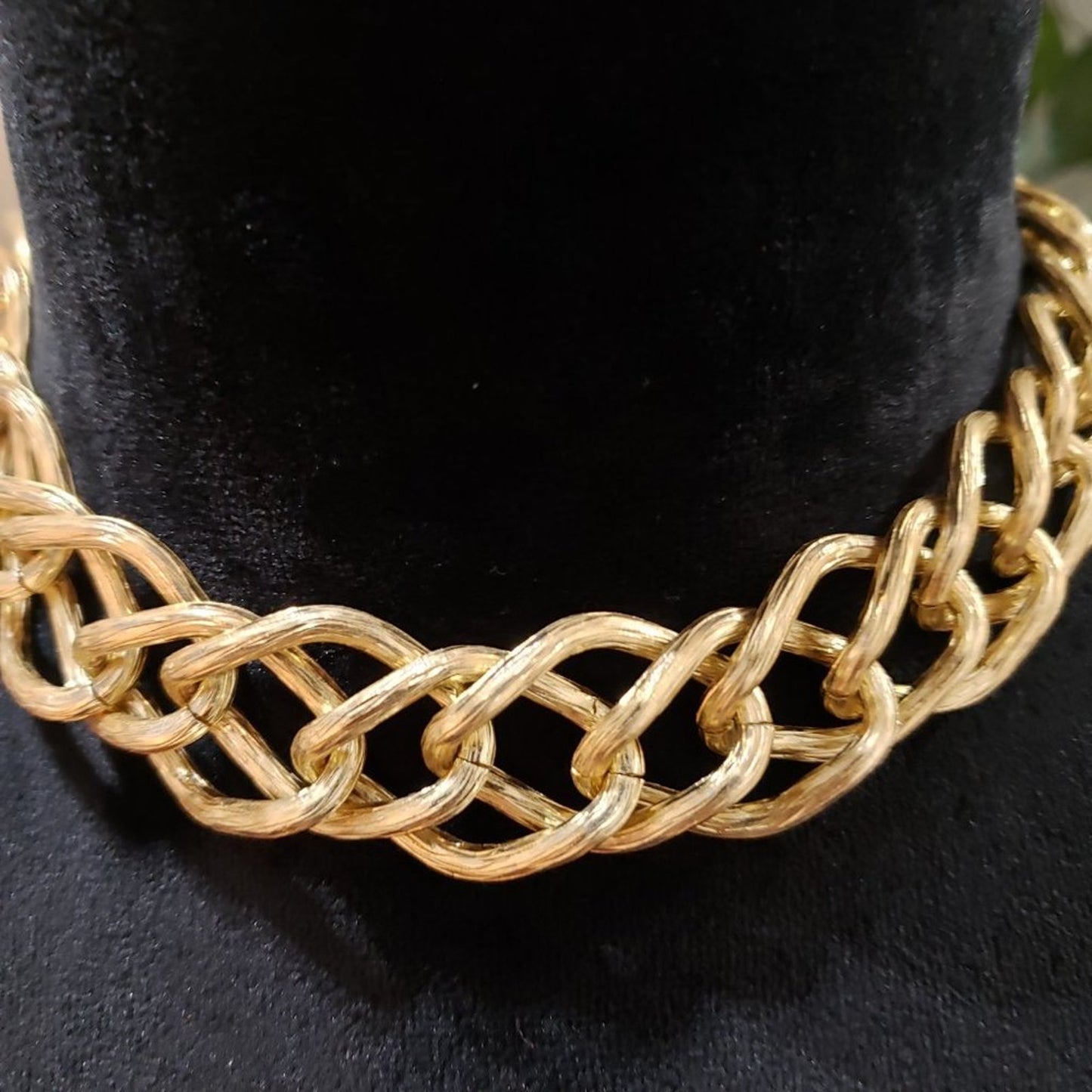 Womens Fashion Gold Tone Chunky Thick Chain Punk Chokers Necklace Twisted Lock