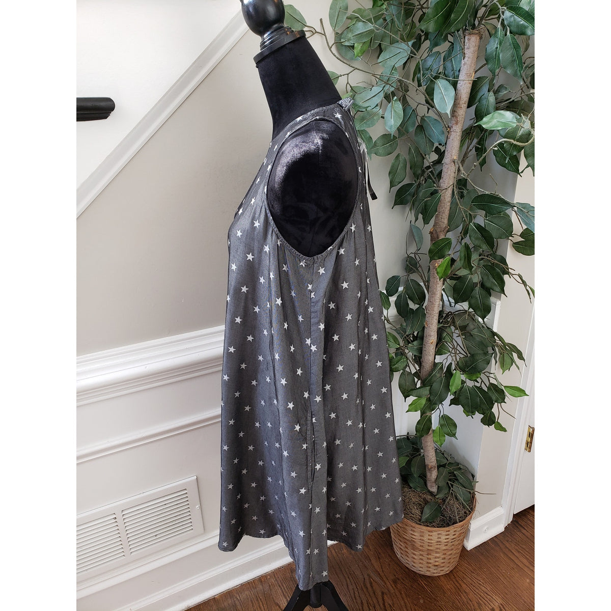 Chelsea & Theodore Fit & Flare Dress Women's S Gray & White Crew Neck Sleeveless