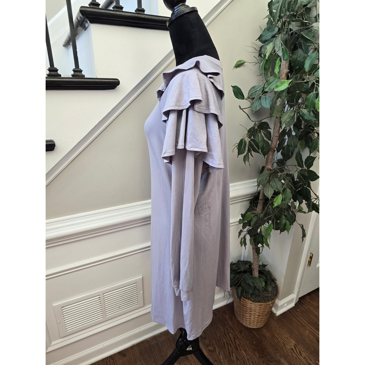 Party Dress Women's Size Large Lavender Ruffle Long Sleeves Round Neck Stretchy