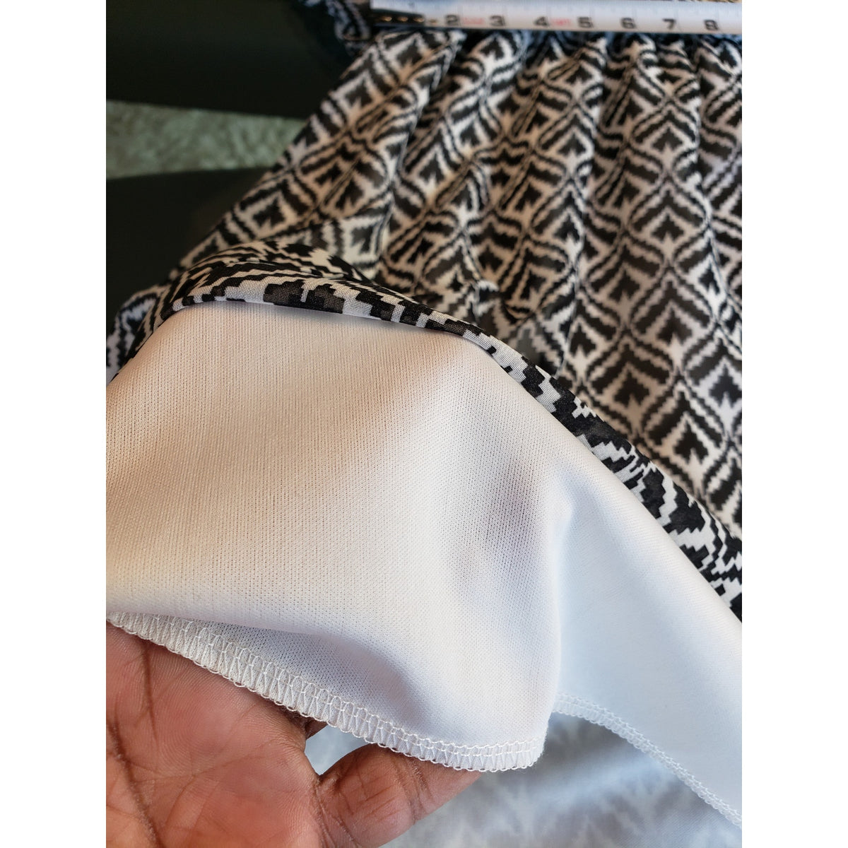 Love Cameron Knee Length Dress Womens Size 2X Black White Geometric Round Neck