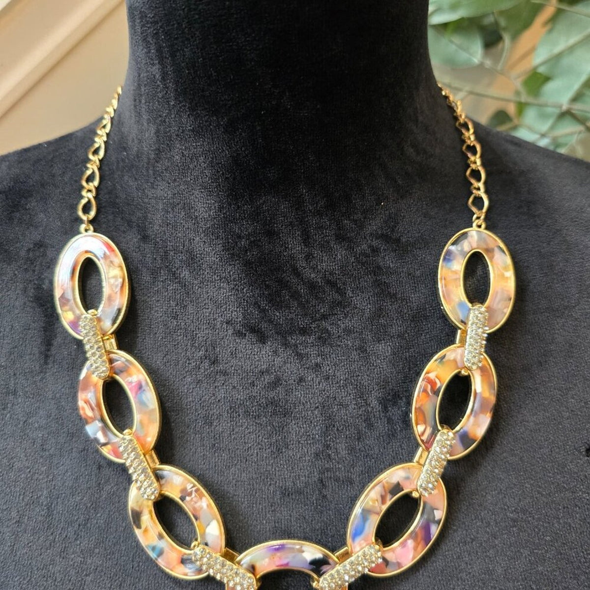 Women Gold Plated Acrylic Tortoise Rhinestone Chain Linked Necklace with Lobster