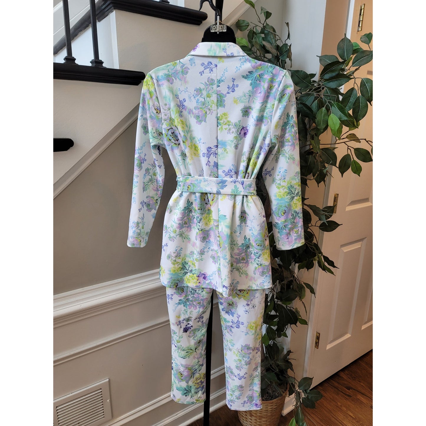 ASOS Design Maternity Pantsuit Size US 2 White Floral Blazer and Trousers Petite