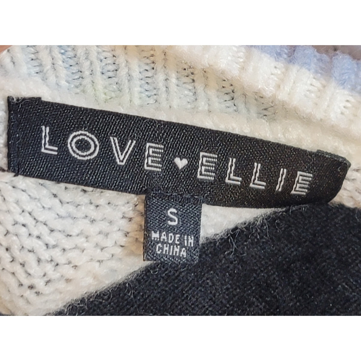 Love Ellie Pullover Sweater Women's Small White Floral Crew Neck Long Sleeve