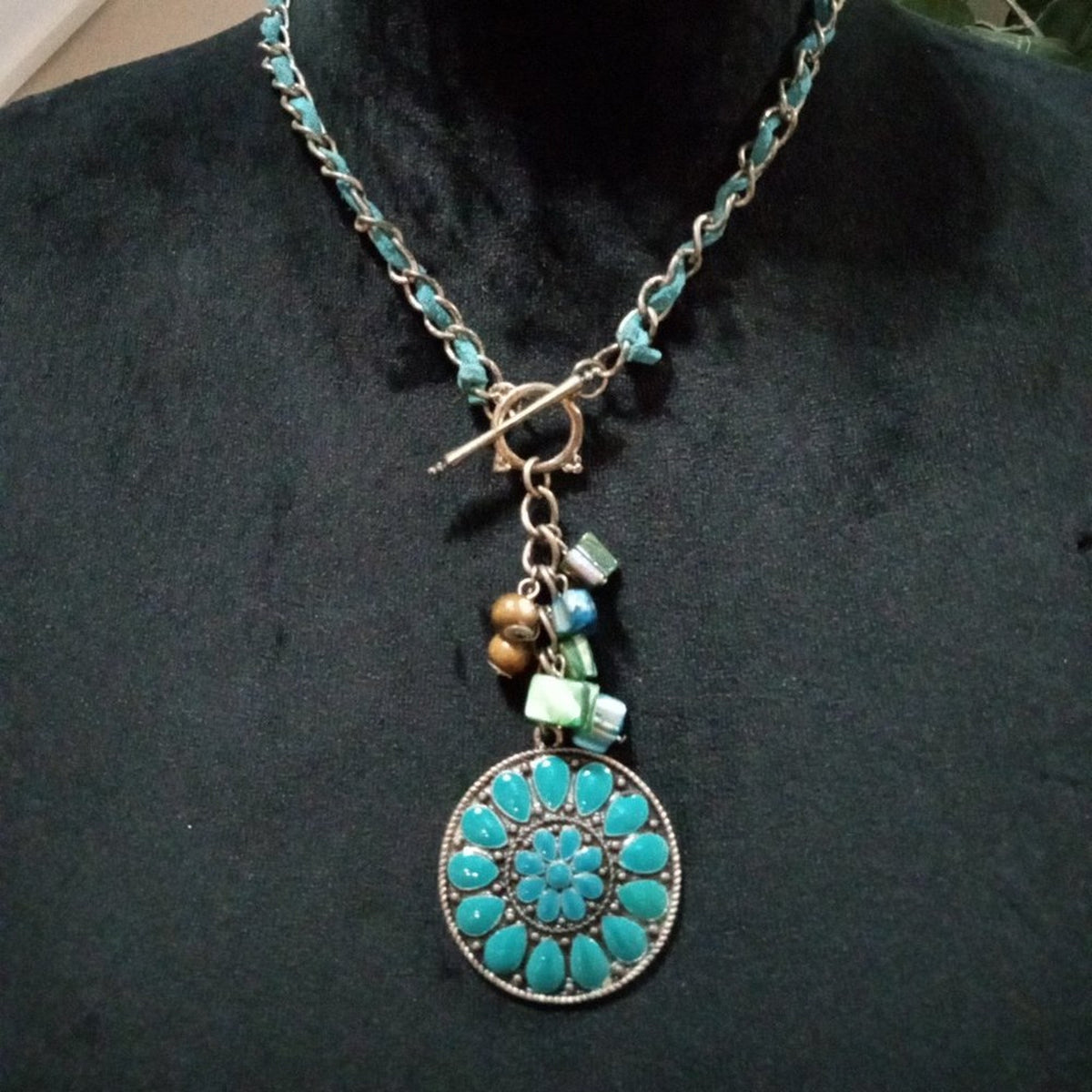 Womens Fashion Rhinestone Bead Charm Big Floral Pendant Necklace with Toggle