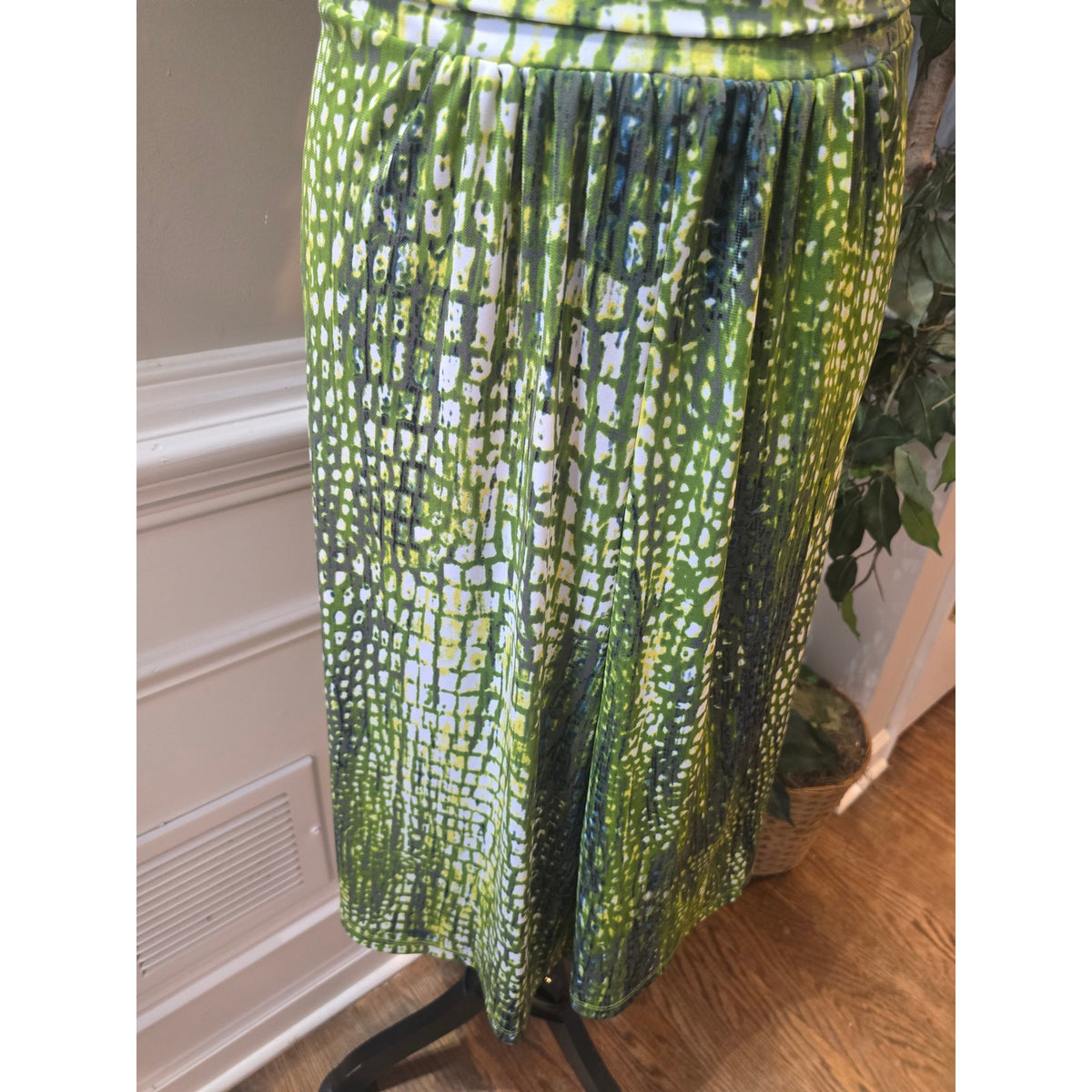 Jones New York A-Line Dress Women's Medium Green Geometric V-Neck Ruched Waist