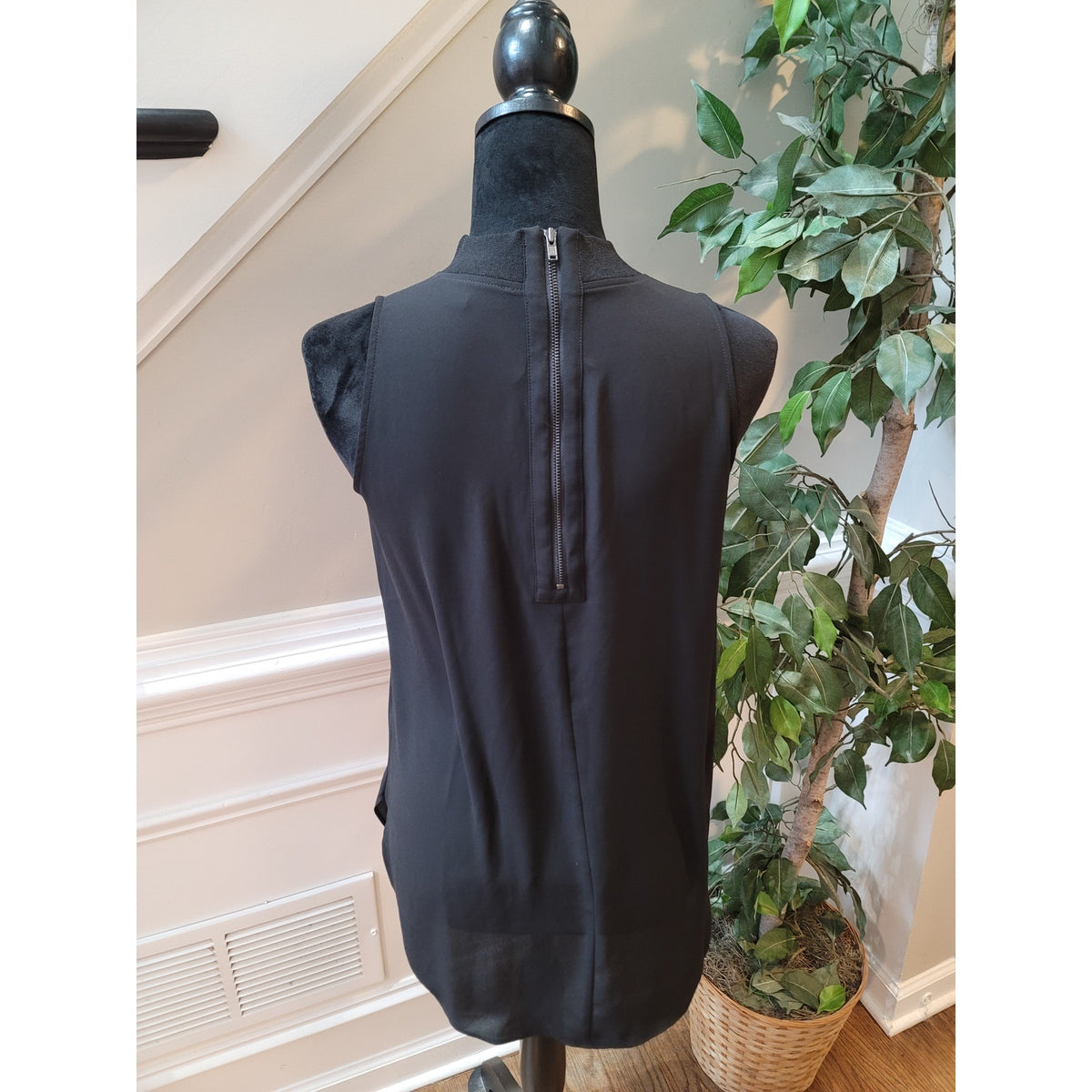 Loft Tank Top Women's SZ XS Black Sleeveless Curved Side Mock Neck Zipper Back