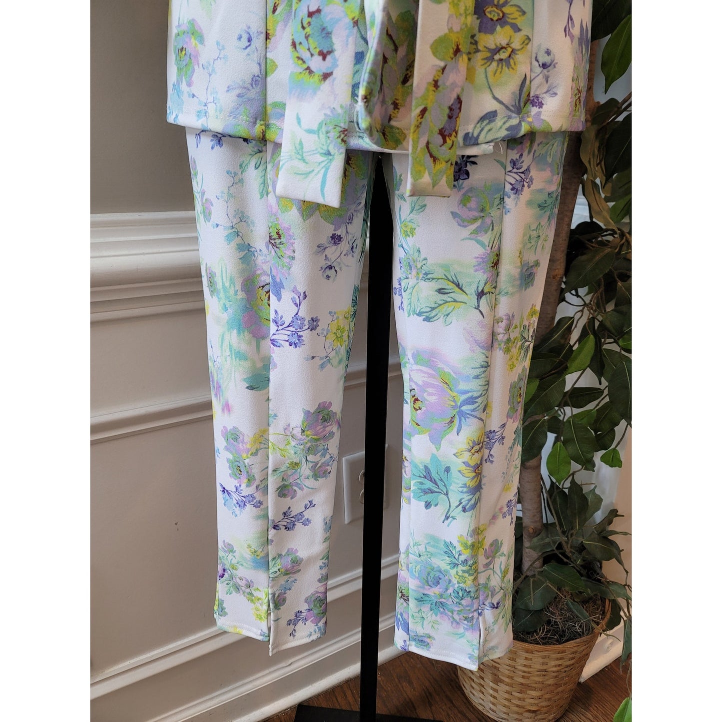 ASOS Design Maternity Pantsuit Size US 2 White Floral Blazer and Trousers Petite