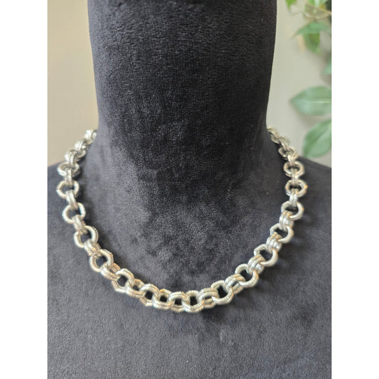 Women's Textured Chain Necklace With Lobster Clasp Elegant Statement Jewelry
