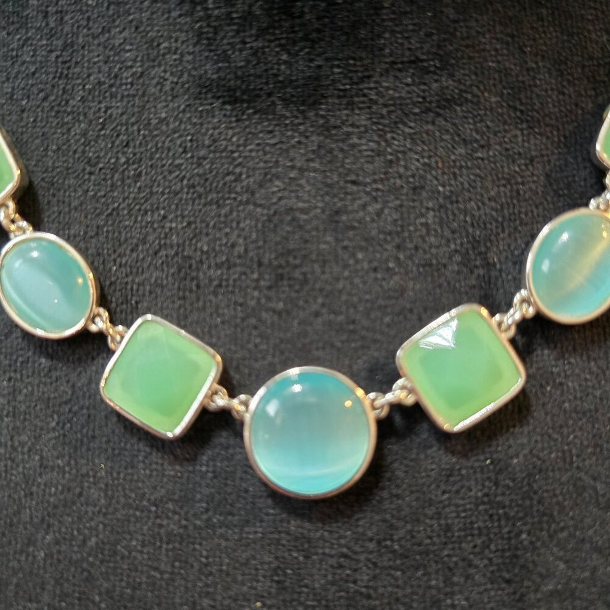 Liz Claiborne Womens Green Crystal Beaded Necklace Jewelry with Lobster Clasp