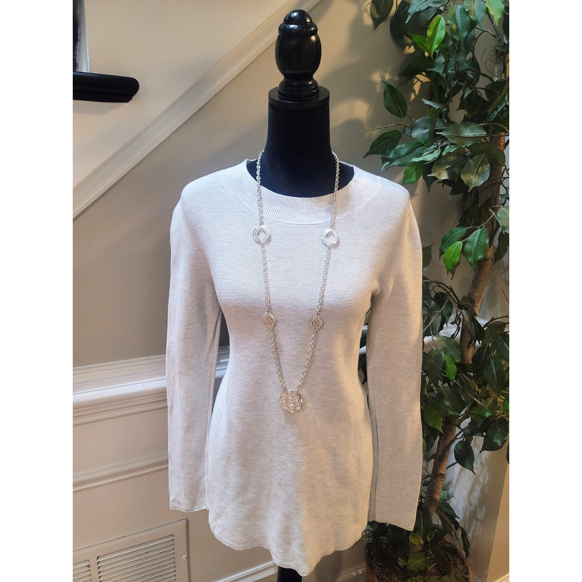 Ann Taylor Pullover Sweater Women's Medium Beige Ribbed Crew Neck Long Sleeve
