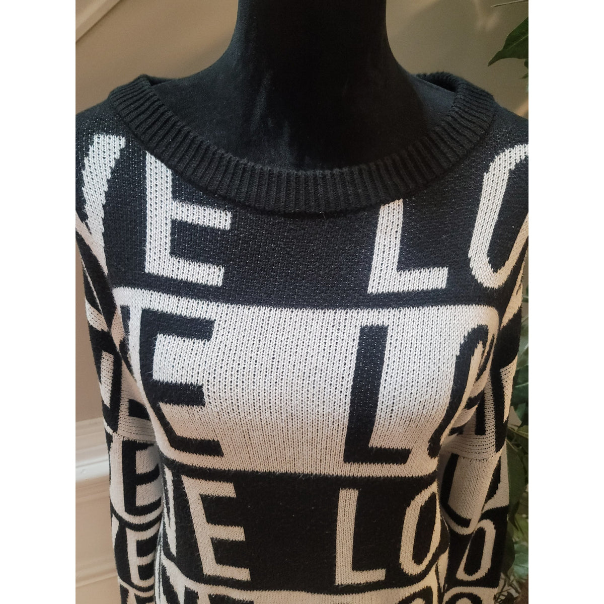 Soho Street Pullover Sweater Women's Small Black/White Colorblock Drop Shoulder