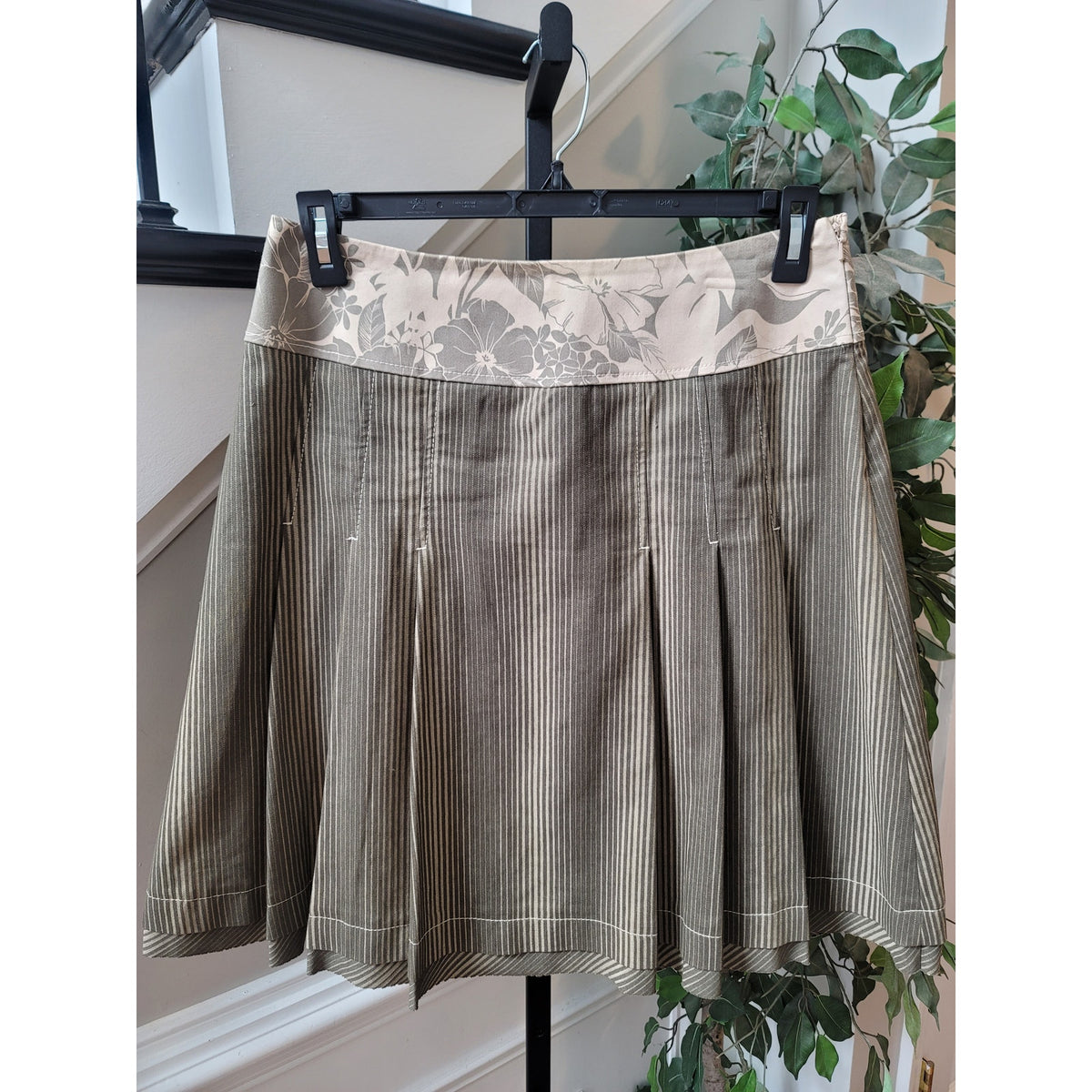 Phoebe A-Line Skirt Women's Size 10 Olive Green Pinstripe Pleated Fully Lined