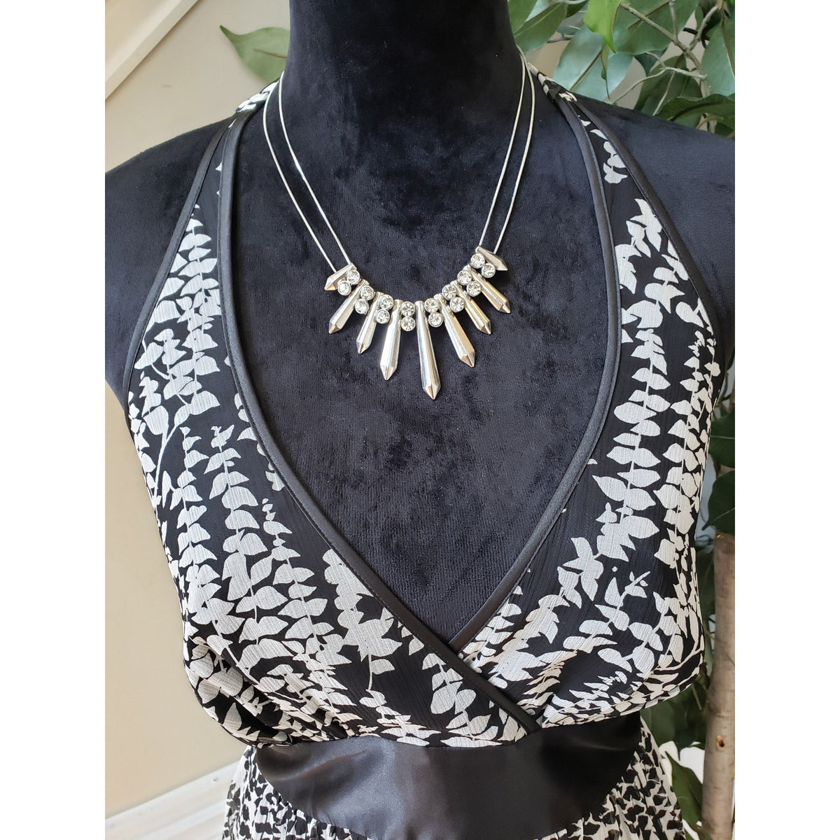 Express Sheath Dress Womens Medium White & Black Floral Silk Empire Waist Halter