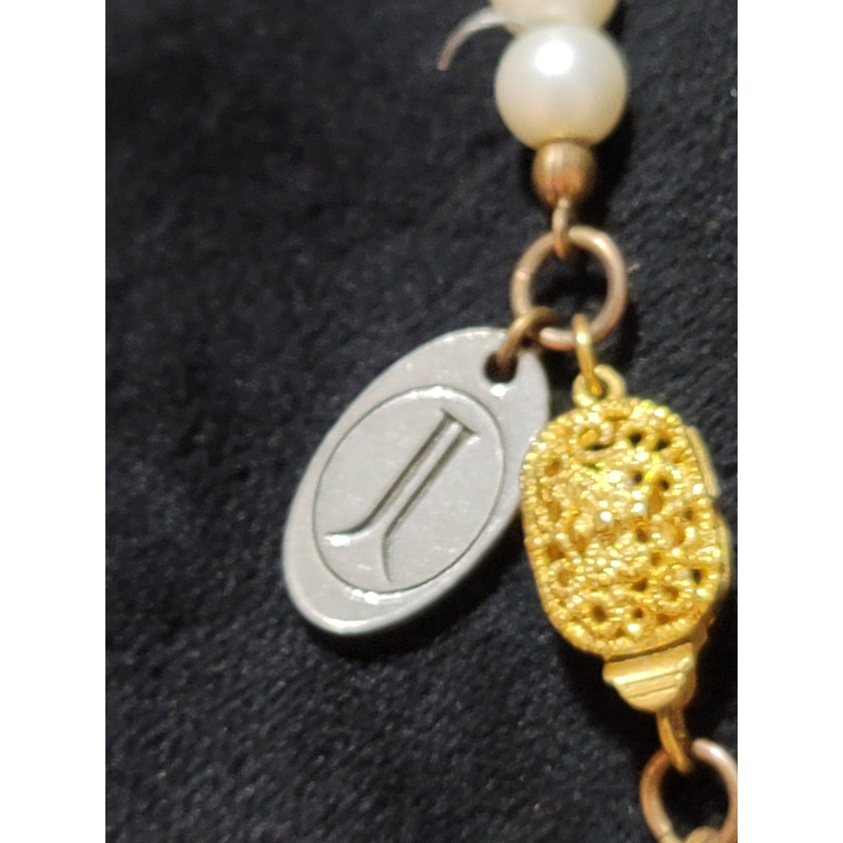 Women's Multitone Pearl Tassel Necklace With Floral Pendant And Box Clasp Design