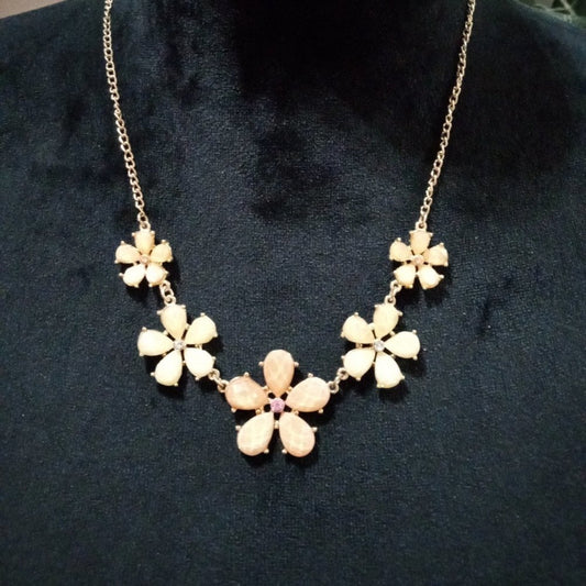 Eclairs Womens Chunky Rhinestones Beaded Floral Statement Necklace with Lobster