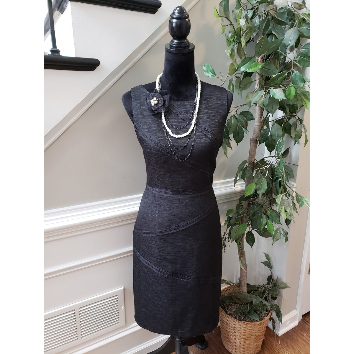 David Meister Dress Women Size 6 Black Sleeveless Sheath Textured Formal