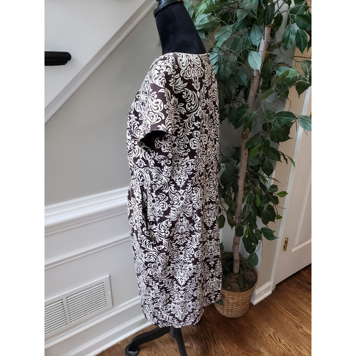 Cato Sheath Dress Womens 18W White Floral Pleated Knee Length Pockets Cap Sleeve