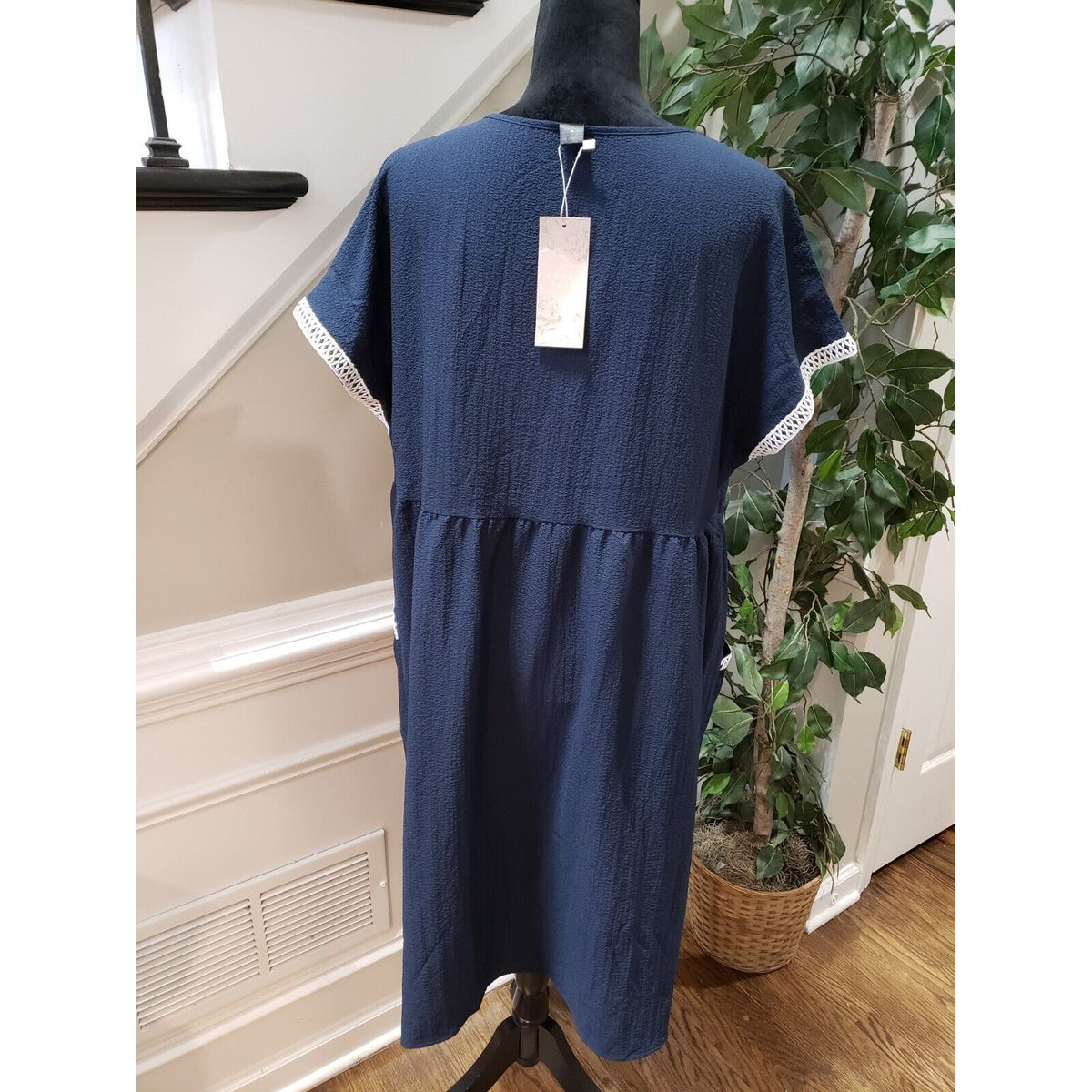 Emery Rose Women's Blue Solid Polyester V-Neck Short Sleeve Knee Length Dress L