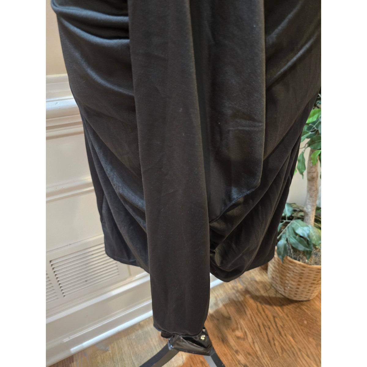 Mini Dress Women's Size 1XL Black Ruched Knot Front V-Neck Stretch Cap Sleeves