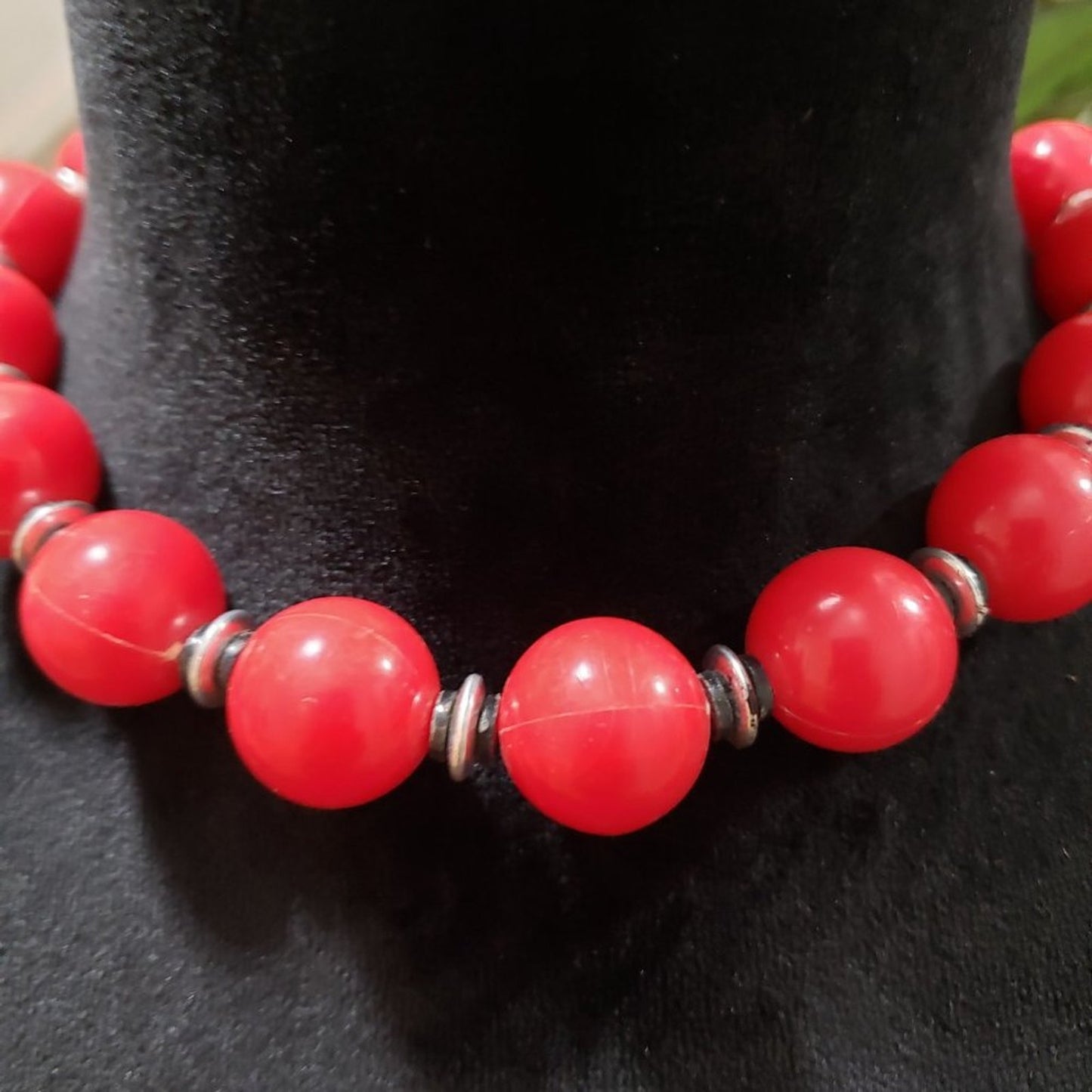 Womens Fashion Round Big Red Agate Beaded Bib Necklace Jewelry with Spring Clasp