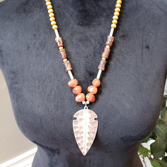 Womens Silver Tone Metal Leaf Pendant Spider Web Agate Necklace w/ Lobster Clasp