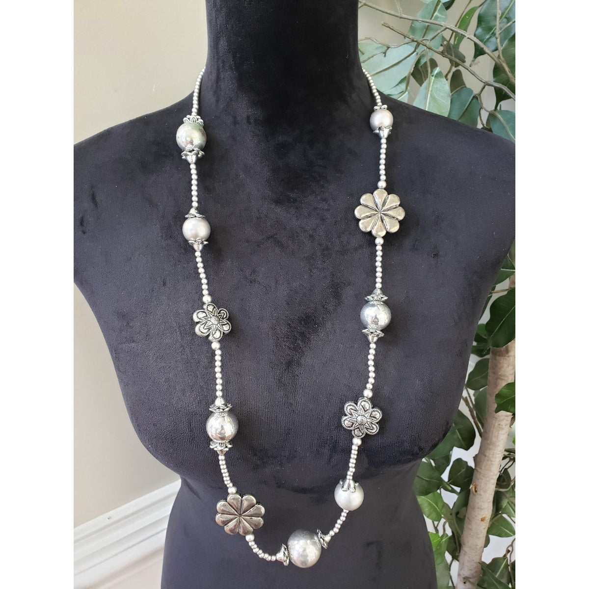 Treska Women Silver Tone Metal Balls/Flower Seed Bead Staton Necklace w/ Lobster