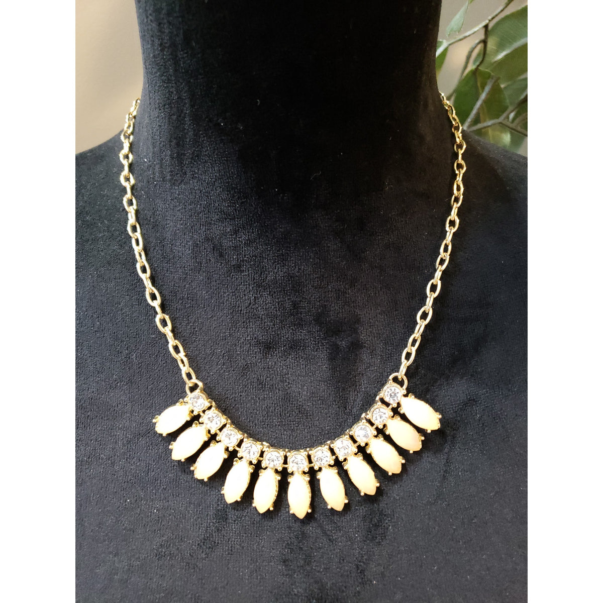 Women Gold Statement Necklace White Crystal Rhinestone Elegant Fashion Jewelry