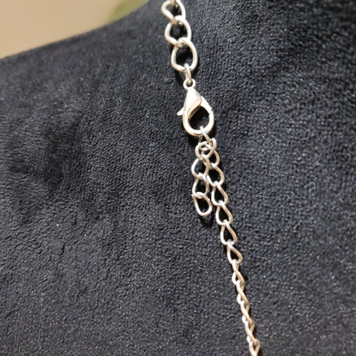 Women Fashion White Acrylic Chunky Cuban Link Chain Necklace with Lobster Clasp
