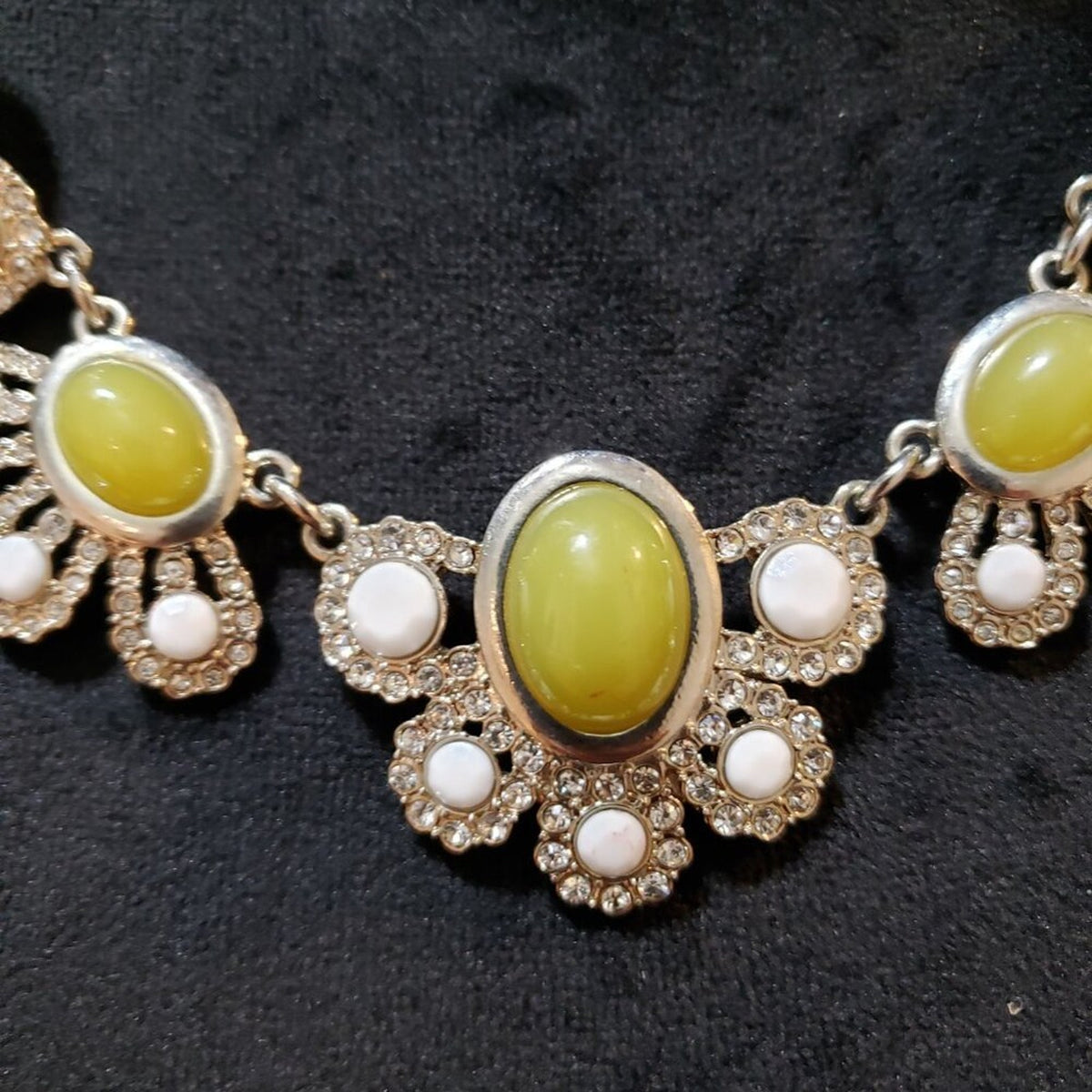 Womens Fashion Yellow Mona Lisa Stone and Beads Necklace with Lobster Clasp