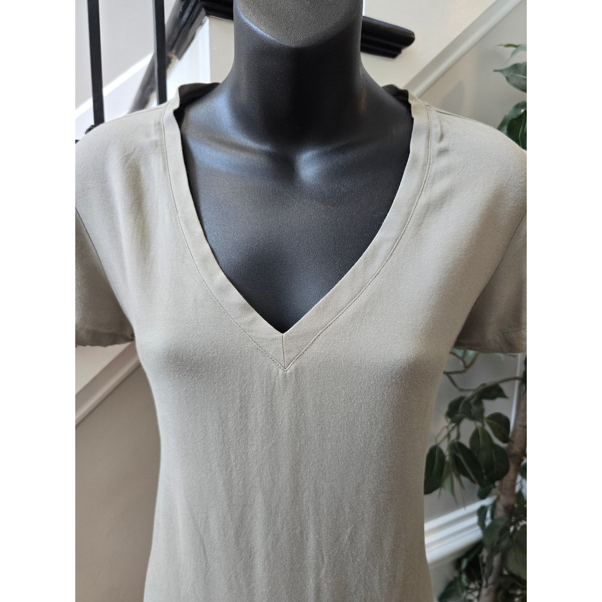Cloth & Stone Mini Dress Women SZ XS Sage Green High-Low Hem V-Neck Short Sleeve