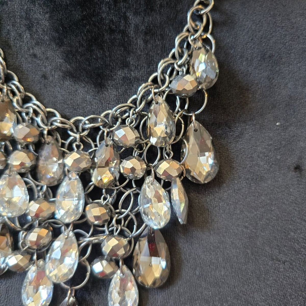 Women Silver Tone Chain Clear Teardrop Crystal Charm Necklace with Lobster Clasp