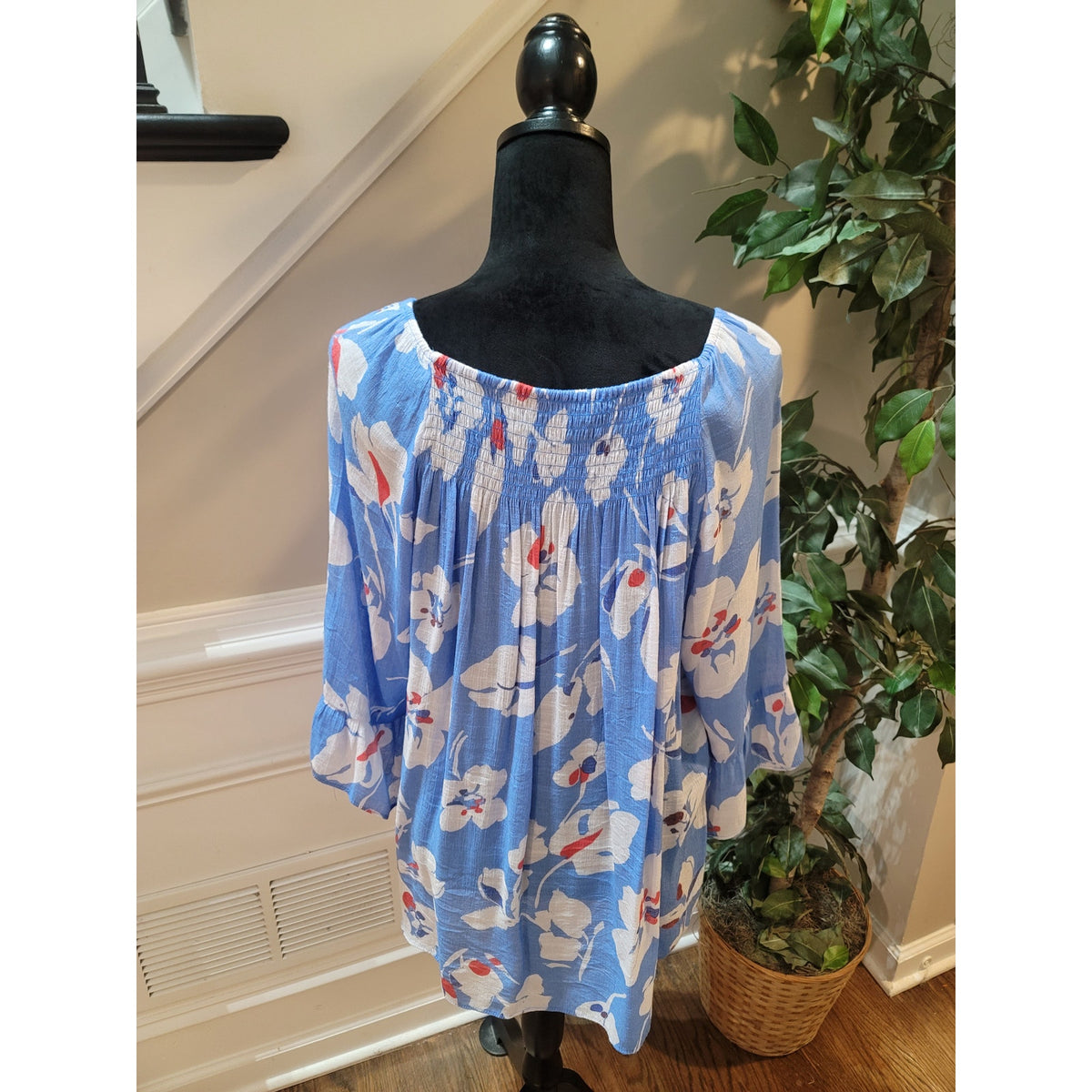 Zac & Rachel Blouse Women XL Blue White Floral Smocked Square Neck Flared Sleeve