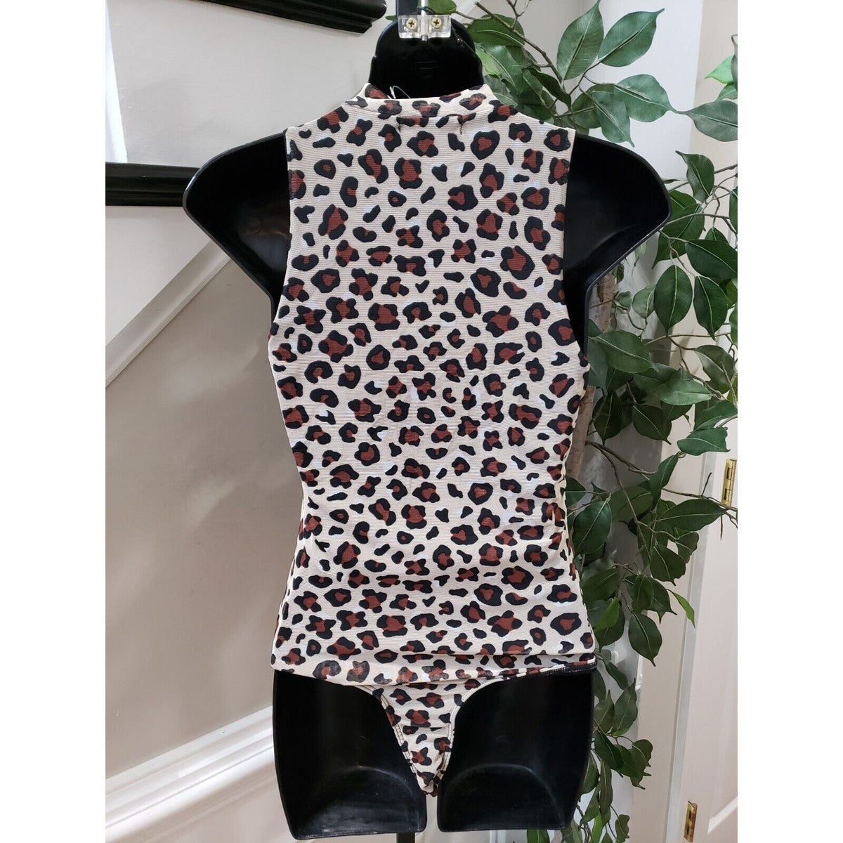 21 Saints Women's Multicolor Animal Print Mock Neck Sleeveless Bodysuit Medium