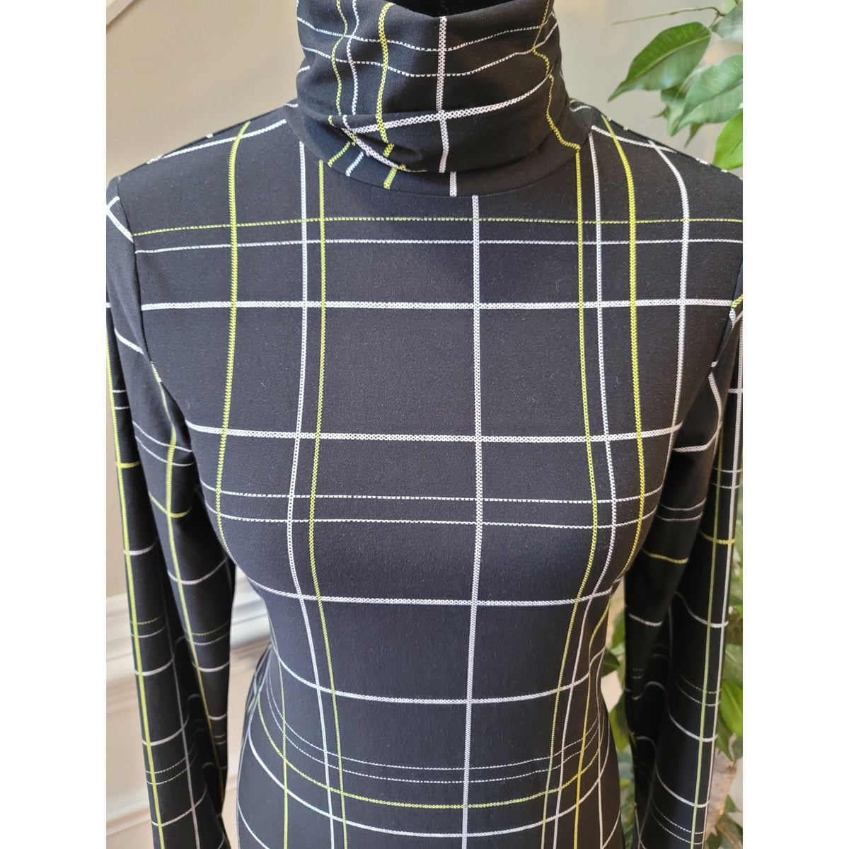 Apt 9 Blouse Small Black Plaid Stretch Turtleneck Long Sleeve Casual Pullover