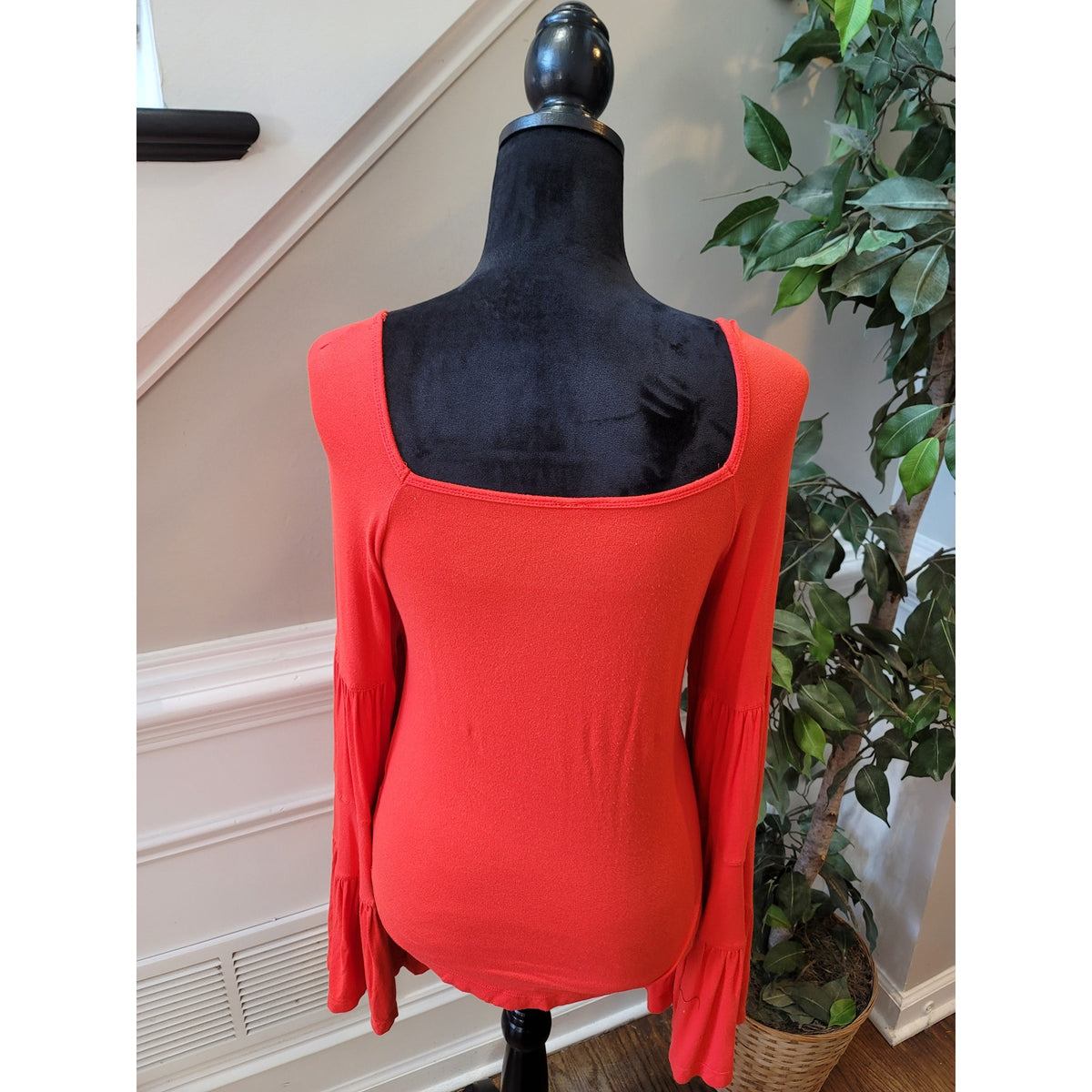 Free People L Red Stretch Square Neck Curved Hem Tiered Bell-Sleeve Casual
