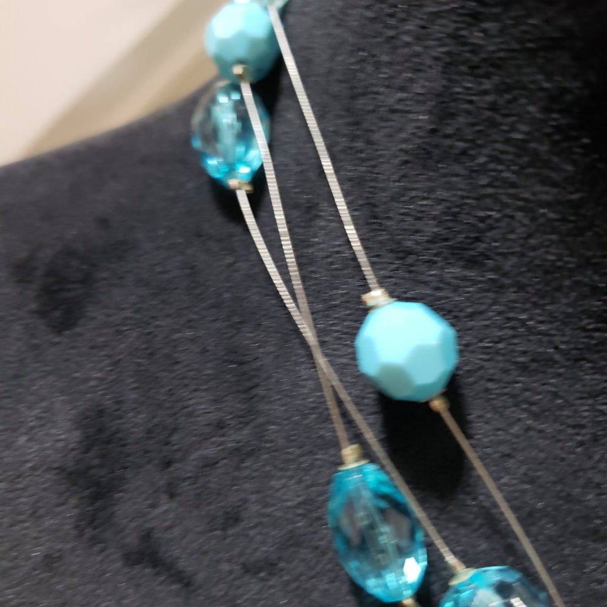 Women Fashions Blue Turquoise Beaded & Heart Pendant Necklace with Lobster Clasp