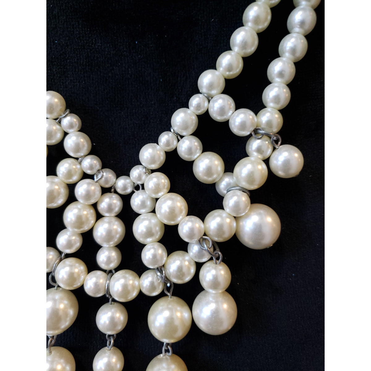Women Fashion White Faux Pearl Chain Bib Statement Necklace Jewelry with Lobster